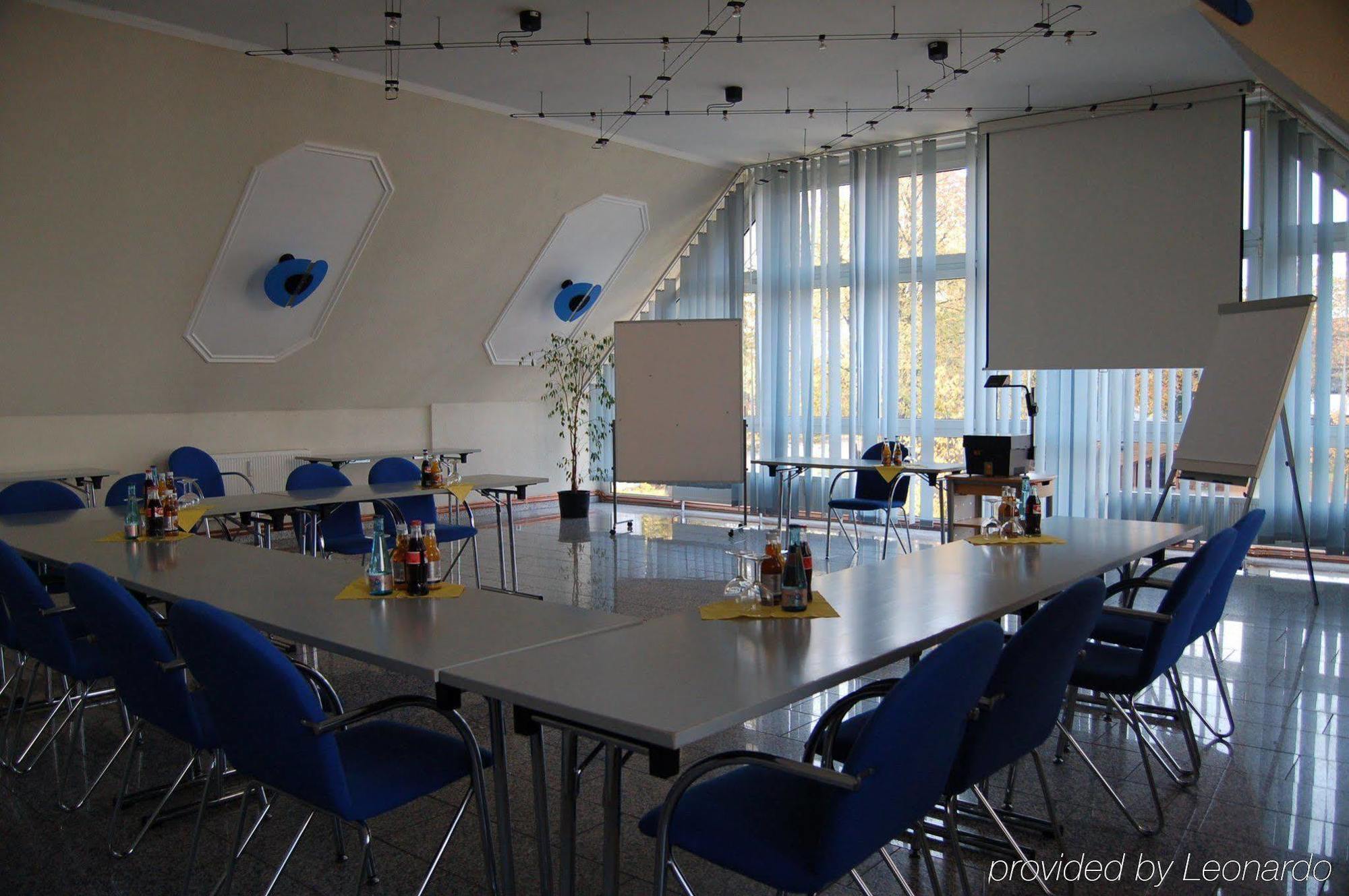 Hotel Großbeeren Facilidades foto